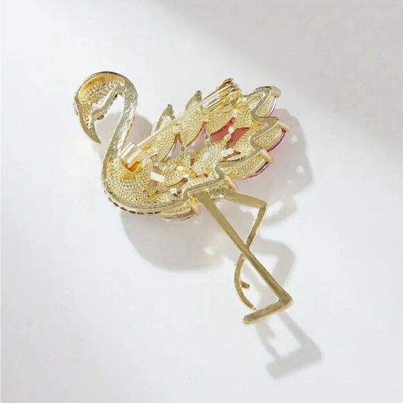 🩷 Betsey Johnson stunning & sparkling flamingo brooch 🩷 - Picture 6 of 7